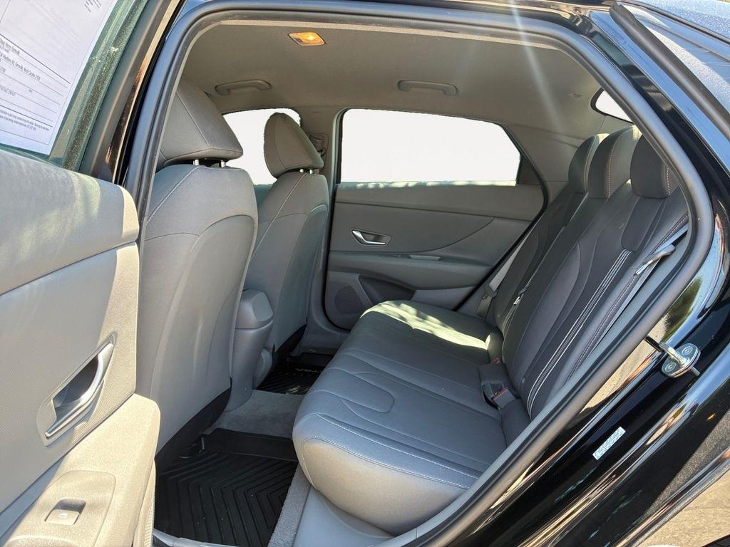 Hyundai Elantra  2023