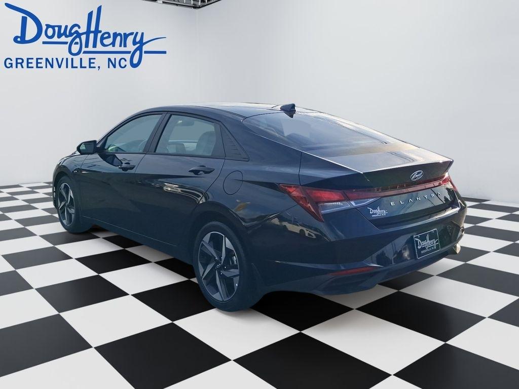 Hyundai Elantra  2023