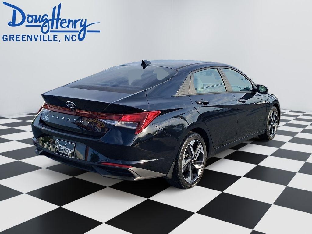 Hyundai Elantra  2023