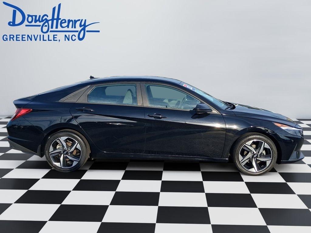 Hyundai Elantra  2023