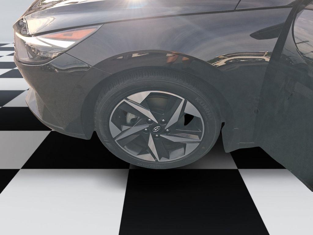 Hyundai Elantra  2023