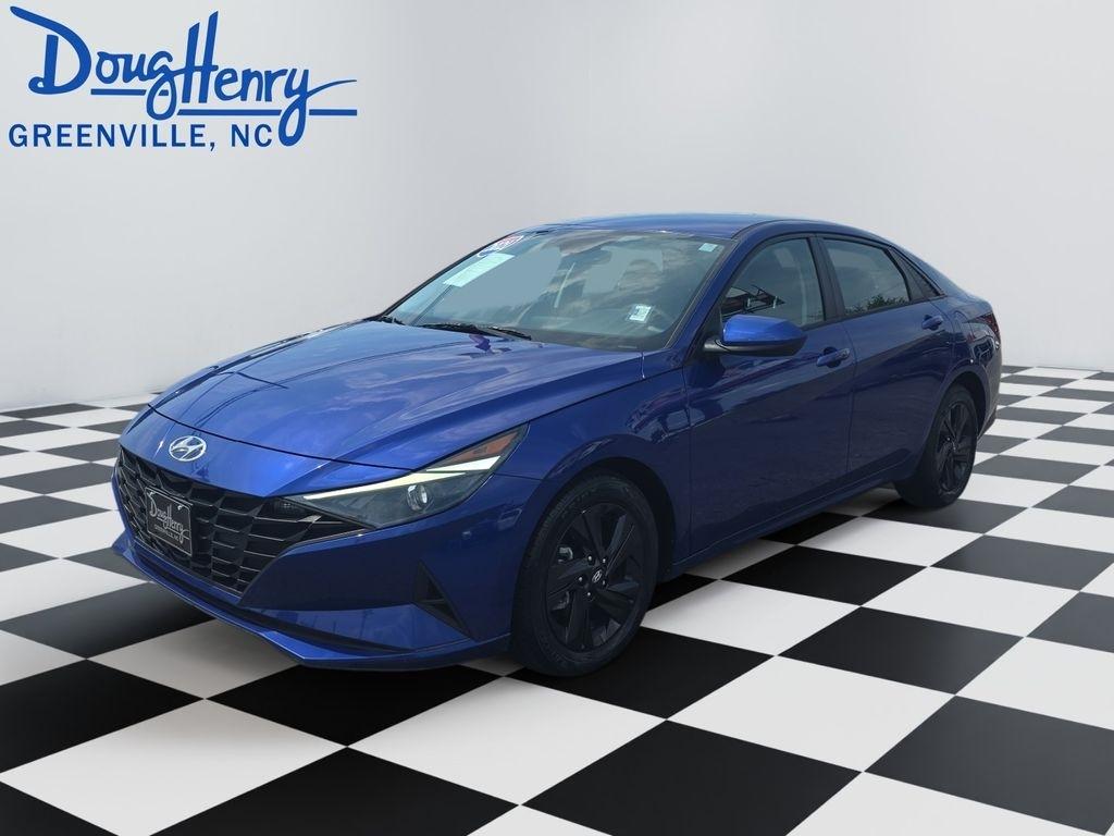 Hyundai Elantra  2021