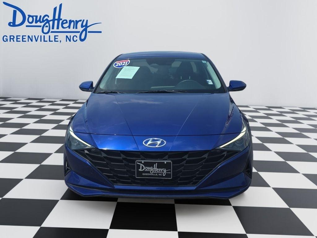 Hyundai Elantra  2021