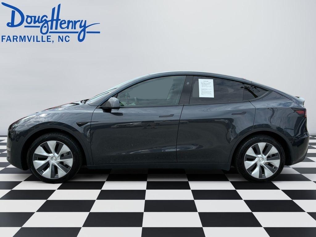 Tesla Model Y  2024
