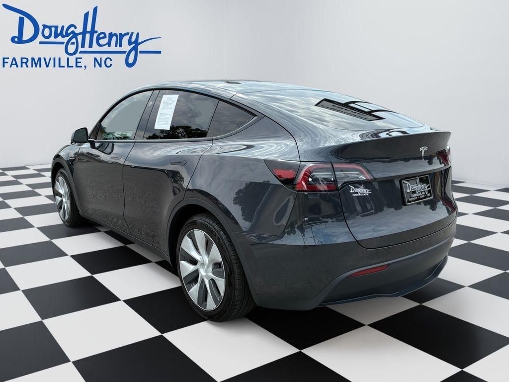 Tesla Model Y  2024