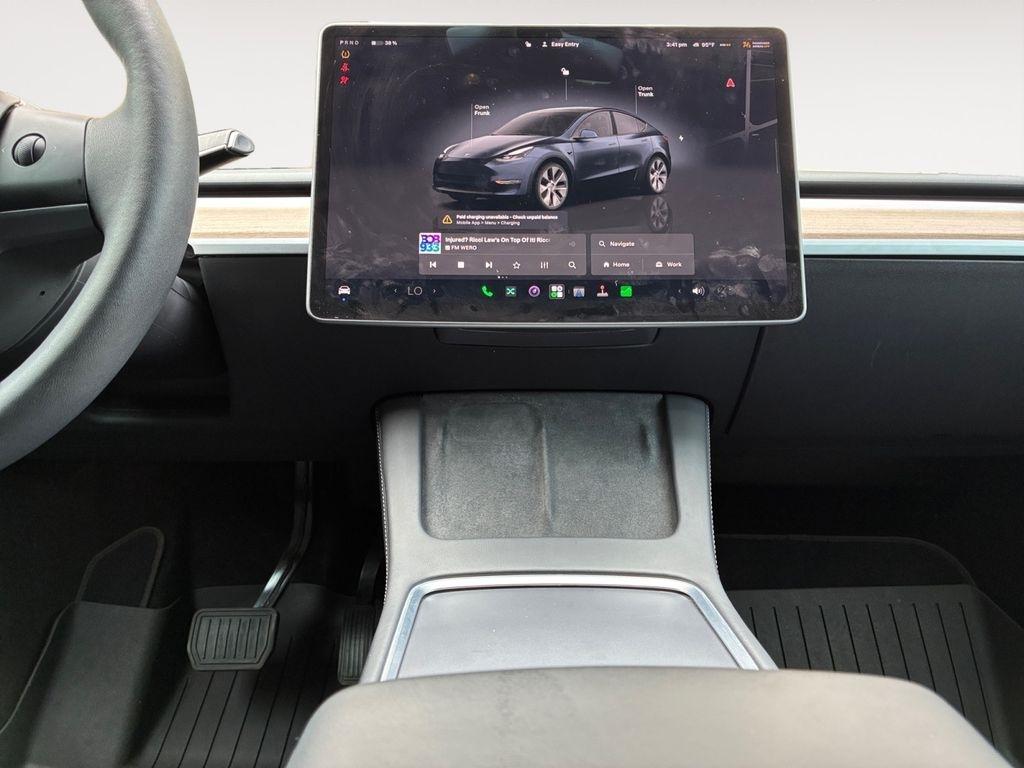 Tesla Model Y  2024