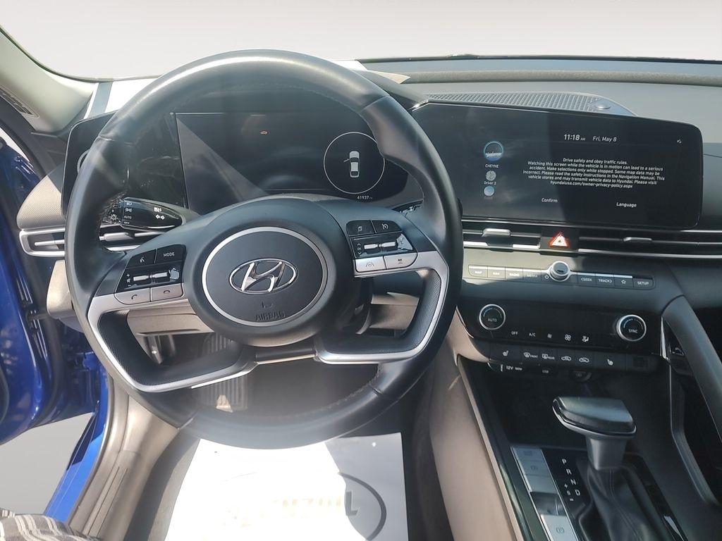 Hyundai Elantra  2023