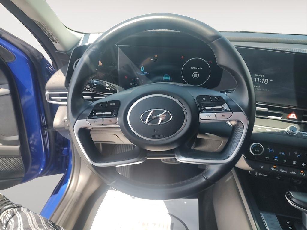 Hyundai Elantra  2023