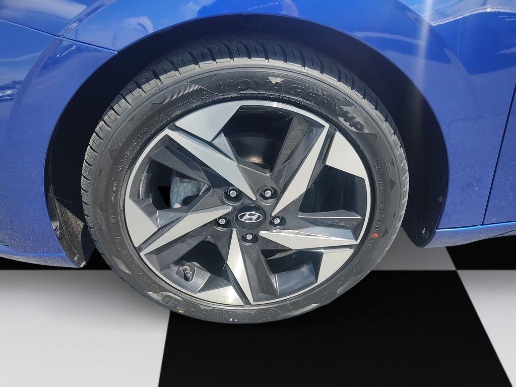 Hyundai Elantra  2023