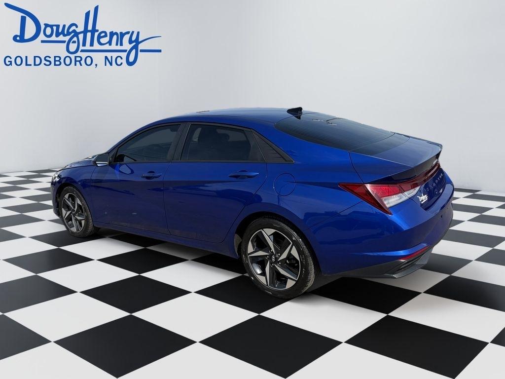 Hyundai Elantra  2023