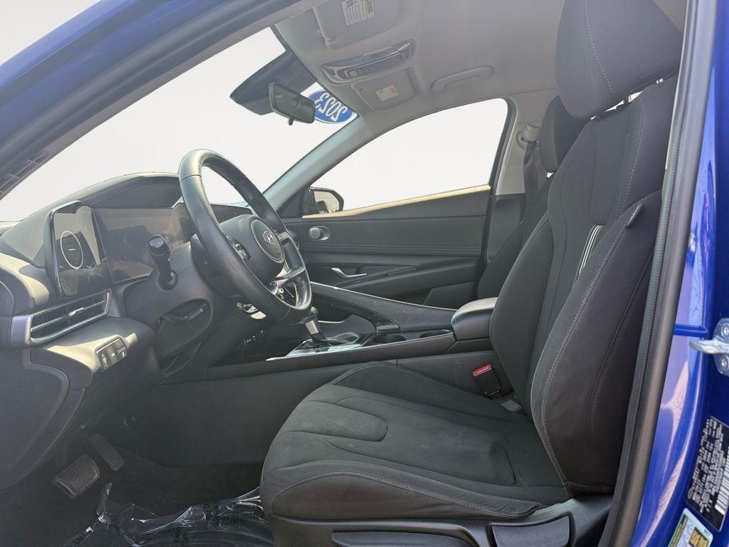Hyundai Elantra  2023