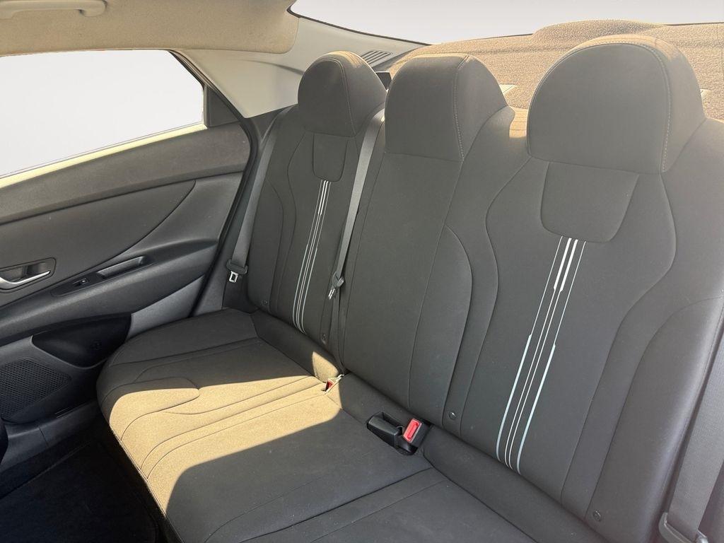 Hyundai Elantra  2023