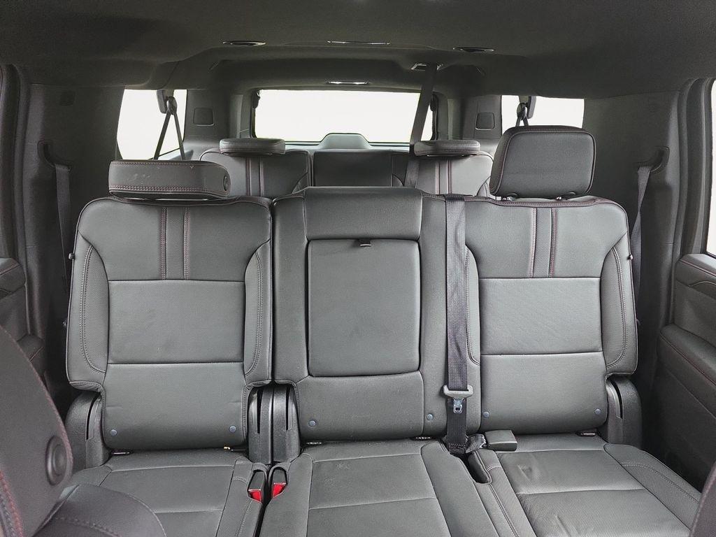 2022 Chevrolet Suburban RST - Photo 13