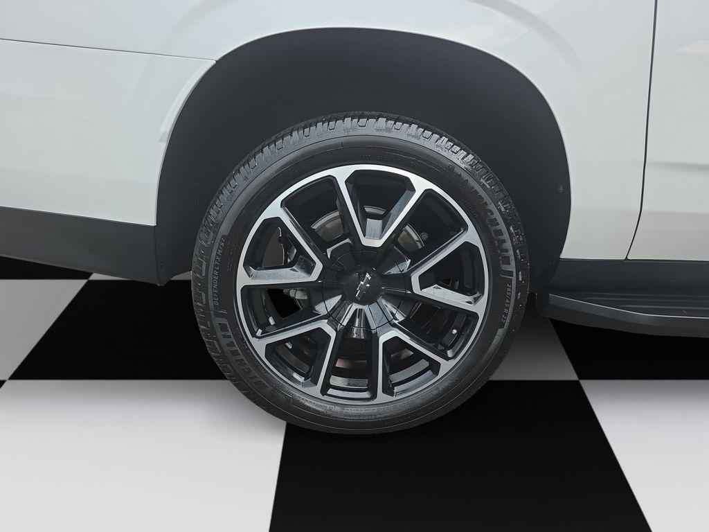 2022 Chevrolet Suburban RST - Photo 14