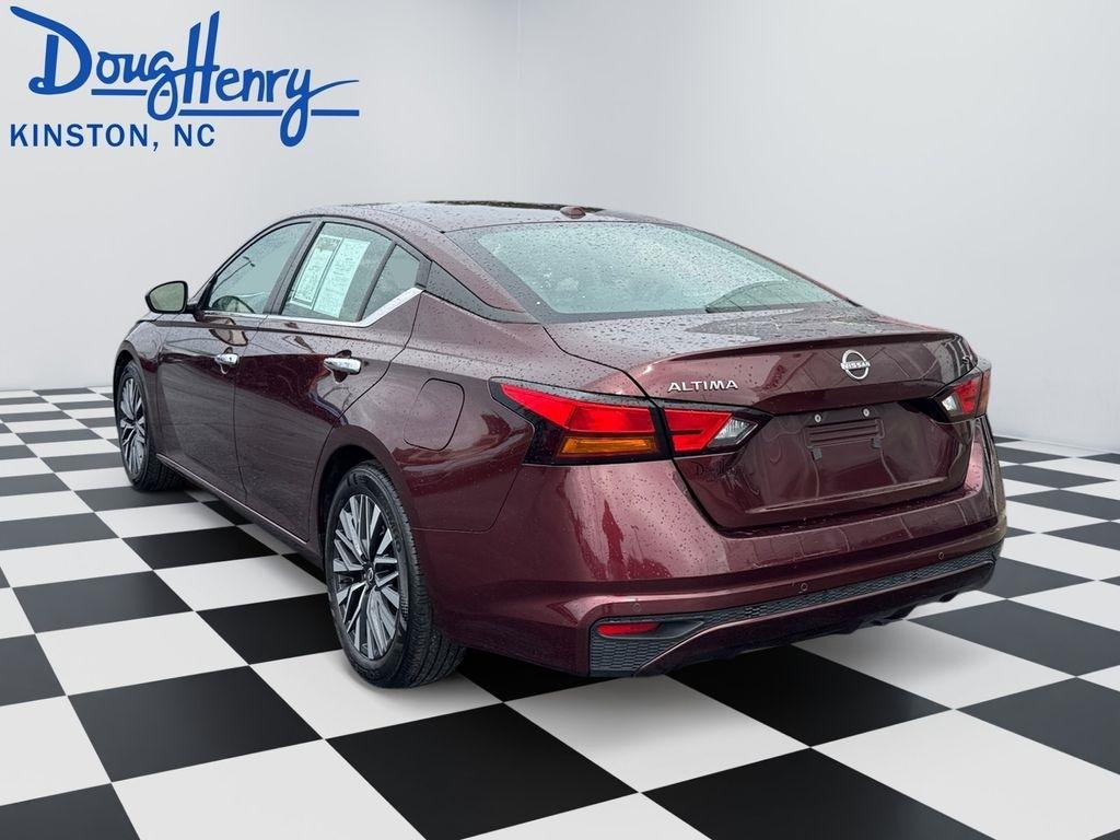 Nissan Altima  2024