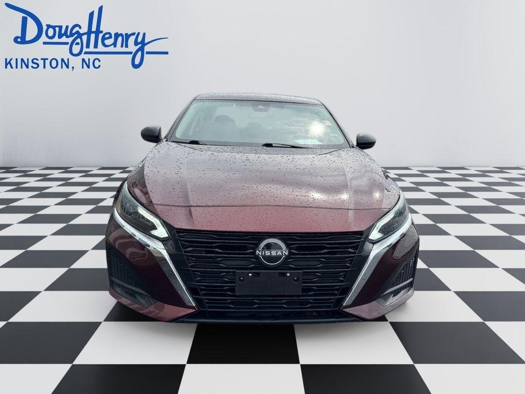 Nissan Altima  2024