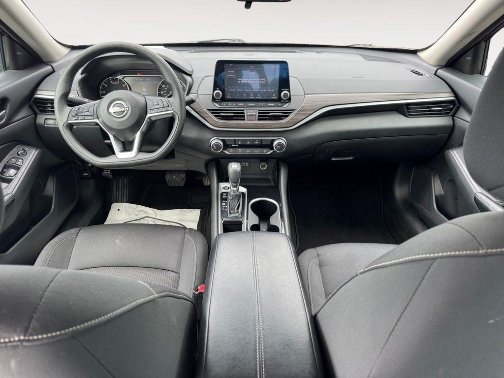 Nissan Altima  2024