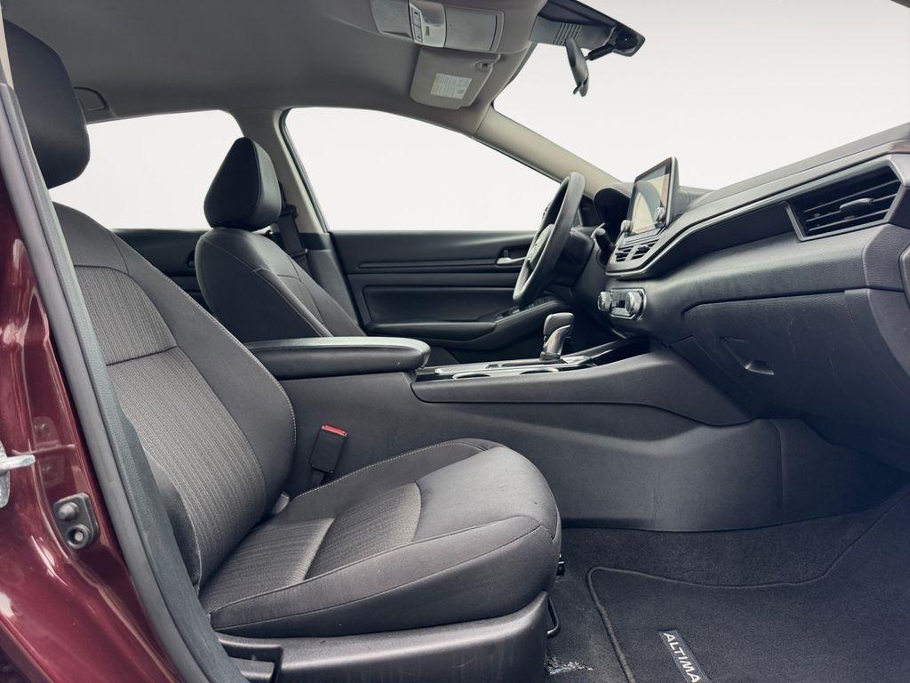 Nissan Altima  2024