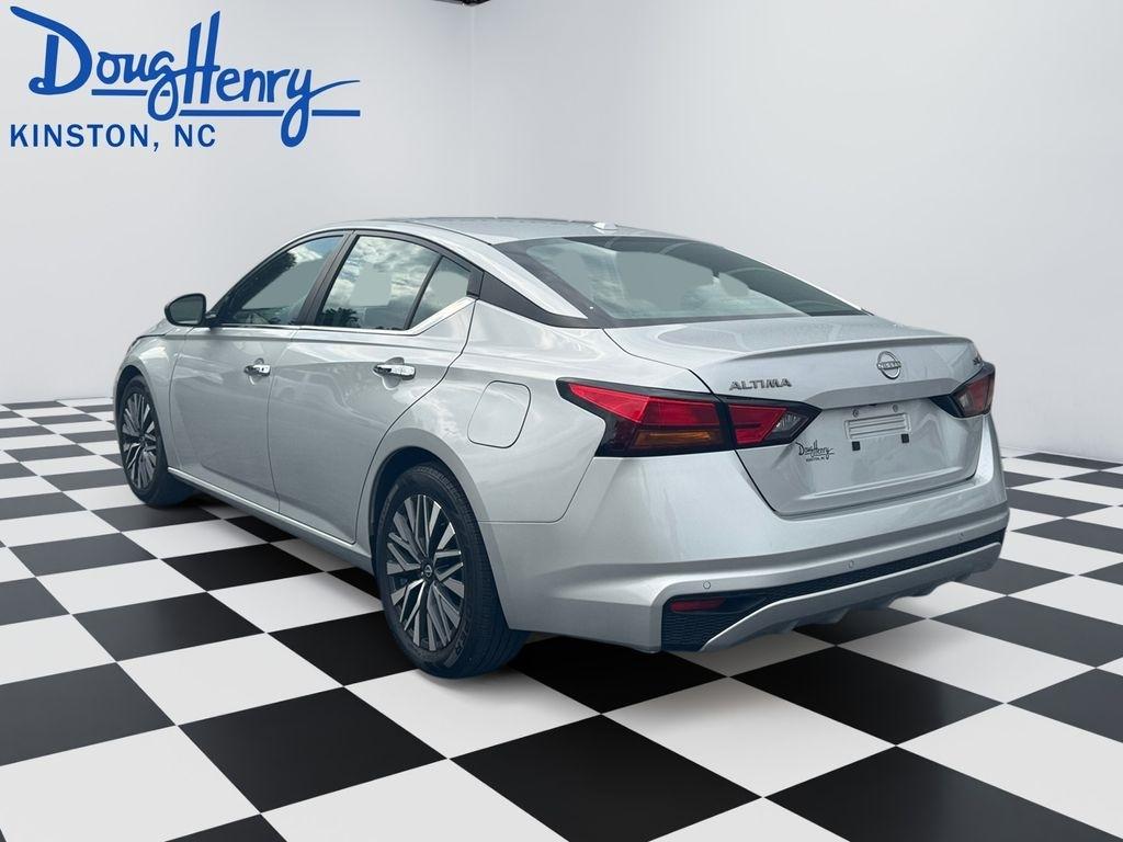 Nissan Altima  2024