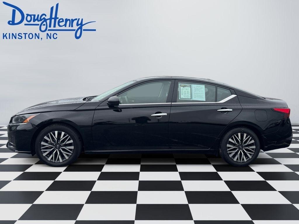 Nissan Altima  2024