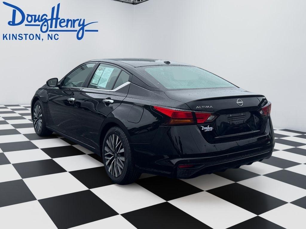 Nissan Altima  2024