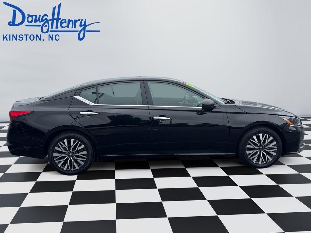 Nissan Altima  2024