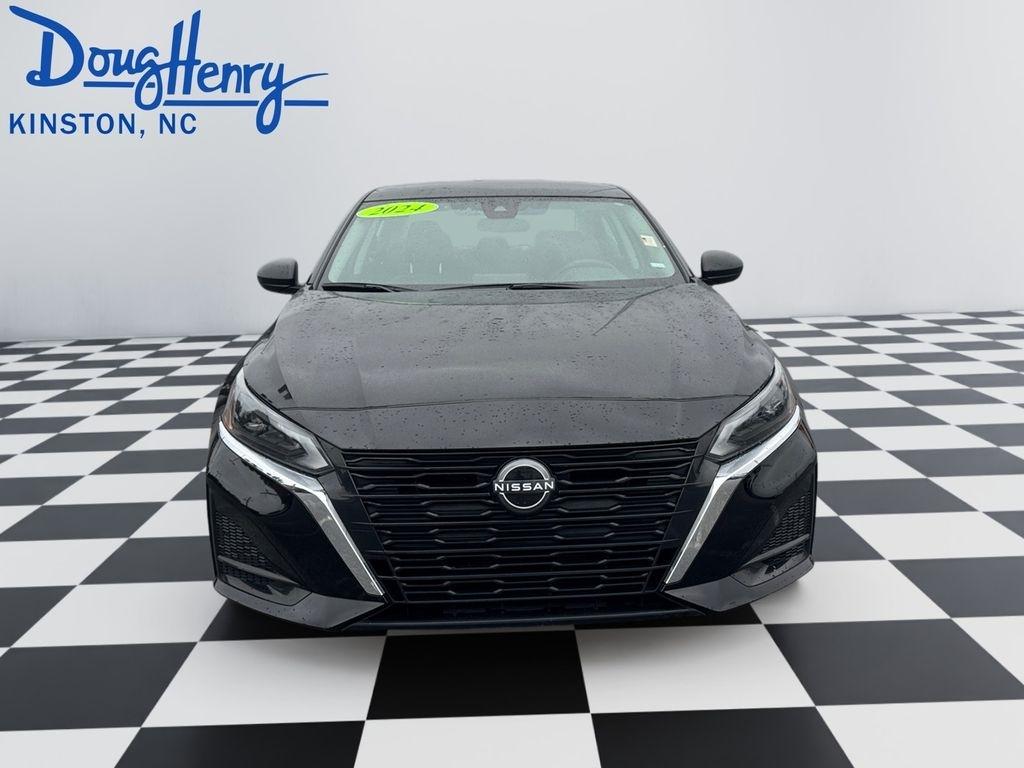 Nissan Altima  2024