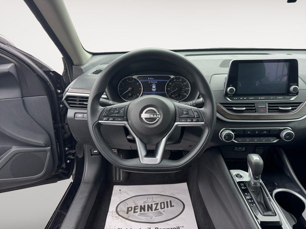 Nissan Altima  2024