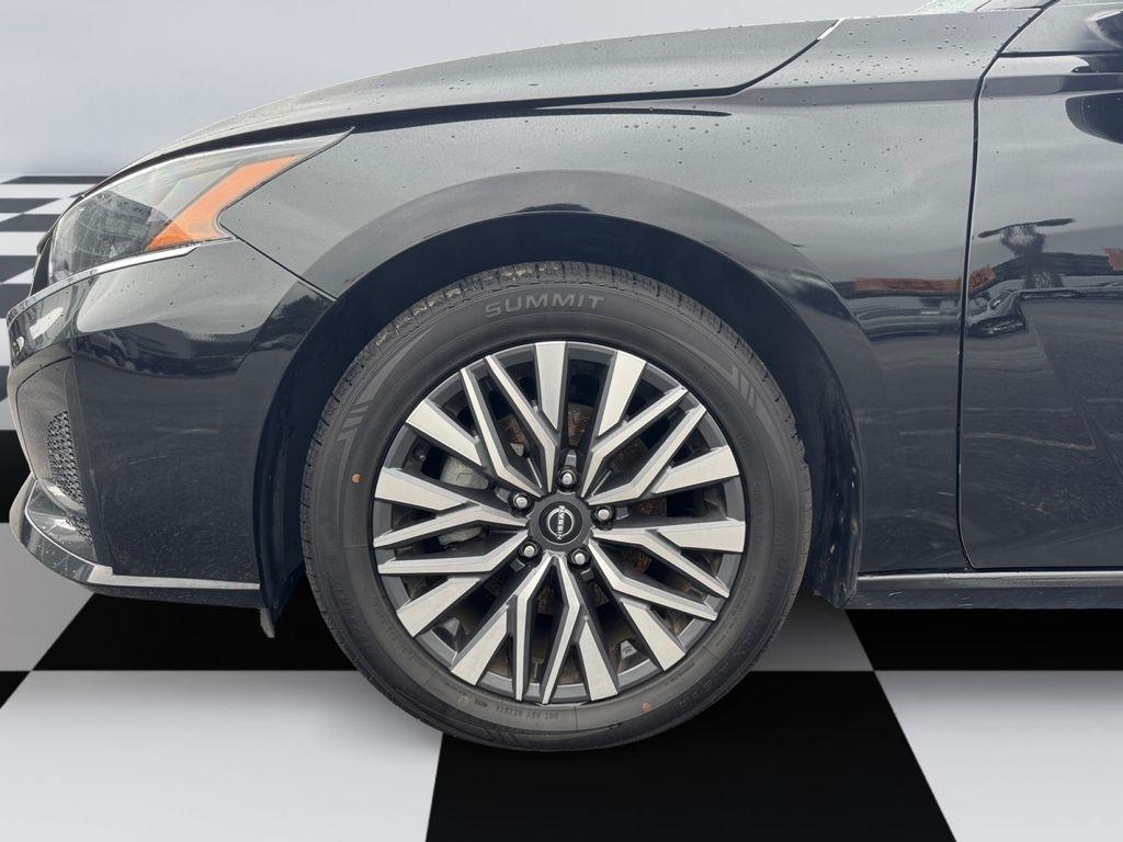 Nissan Altima  2024