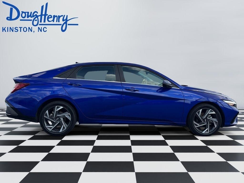 Hyundai Elantra  2024