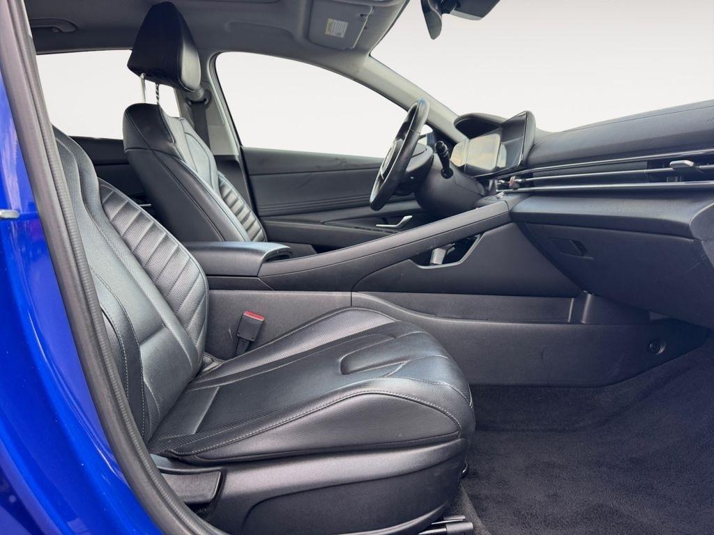 Hyundai Elantra  2024