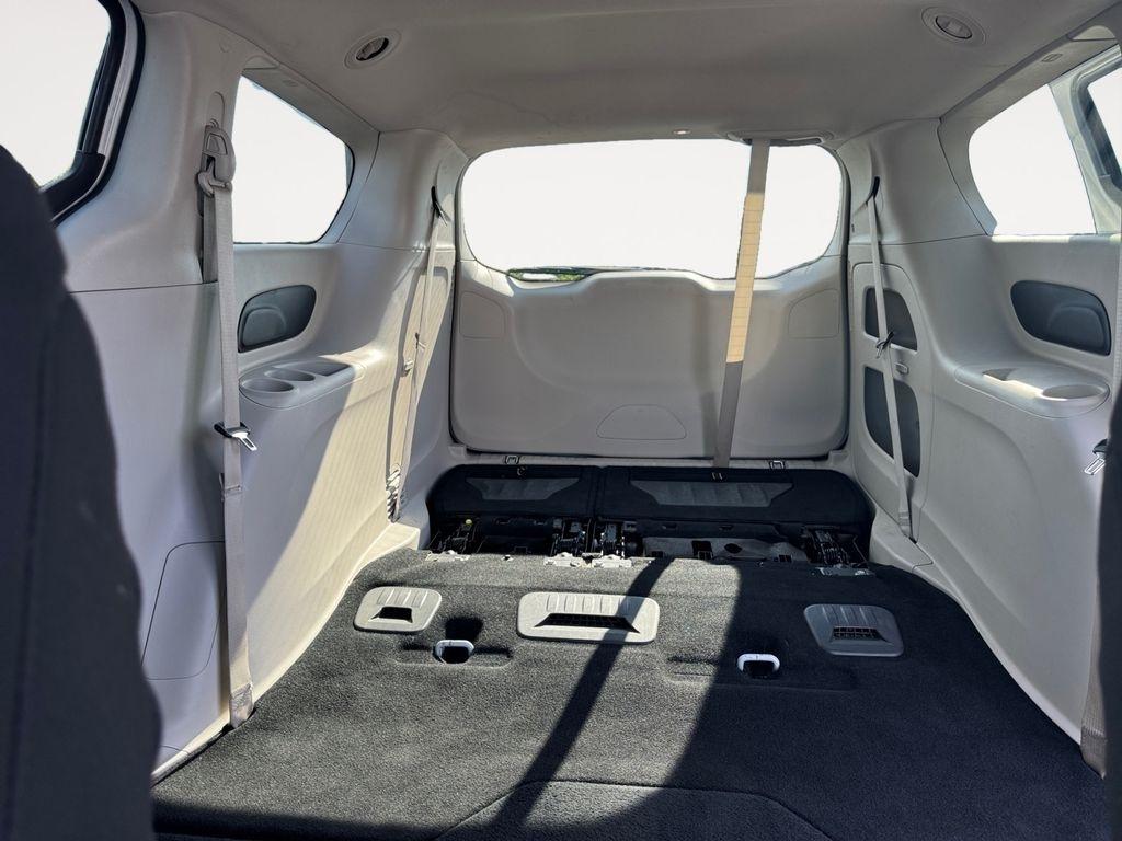 Chrysler Voyager  2023