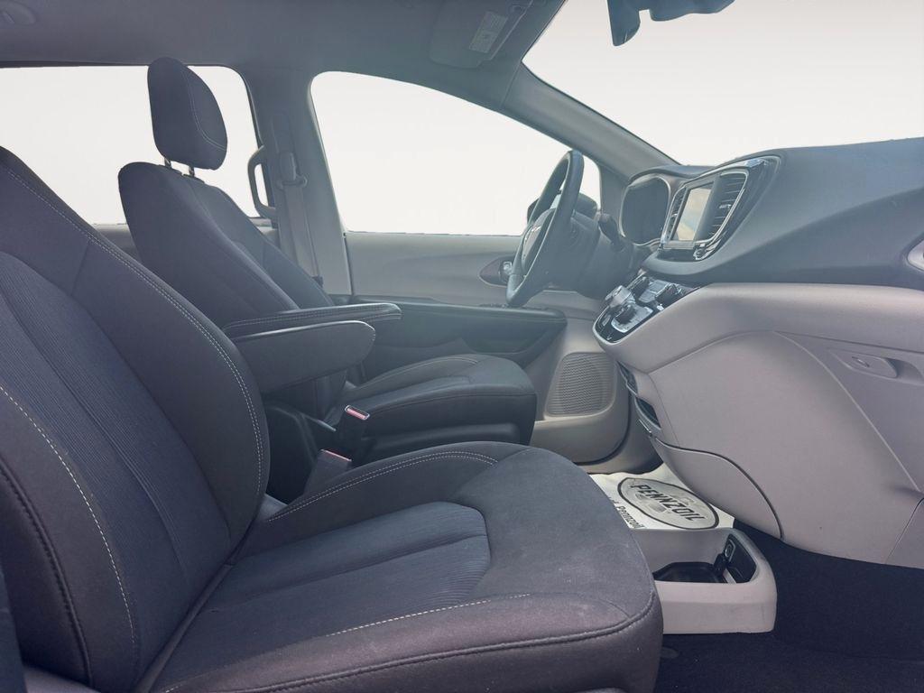 Chrysler Voyager  2023