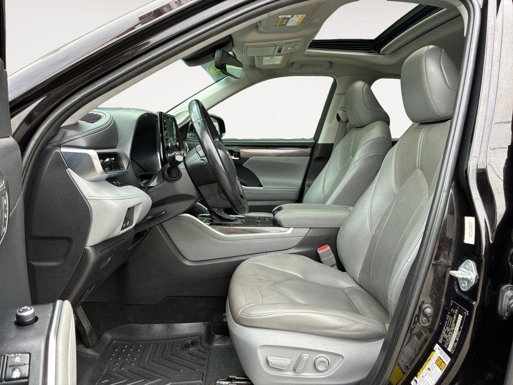 Toyota Highlander  2021