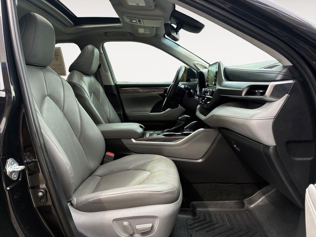 Toyota Highlander  2021