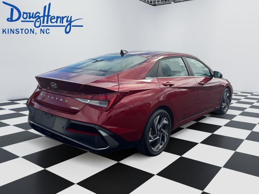 Hyundai Elantra  2024