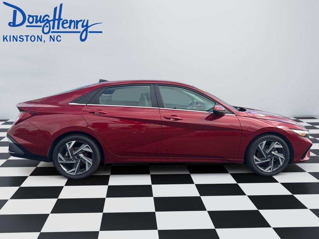 Hyundai Elantra  2024