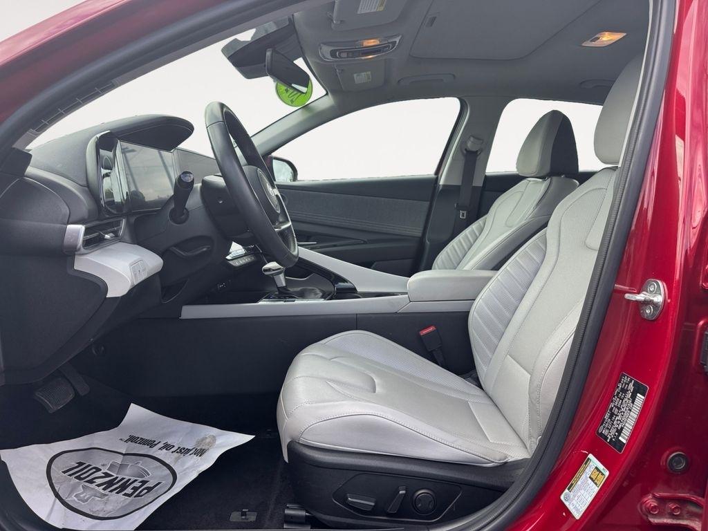 Hyundai Elantra  2024