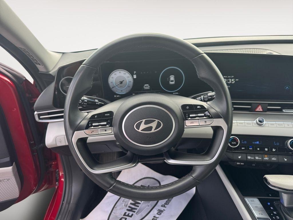 Hyundai Elantra  2024
