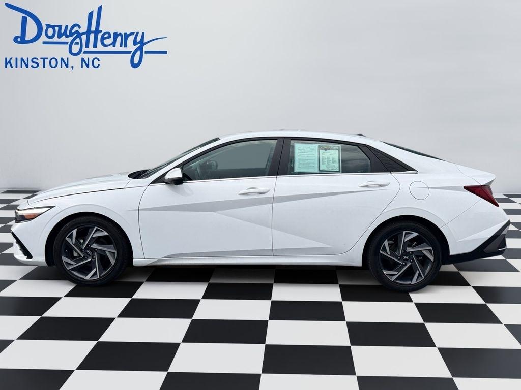 Hyundai Elantra  2024