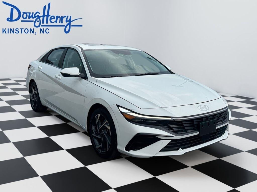 Hyundai Elantra  2024