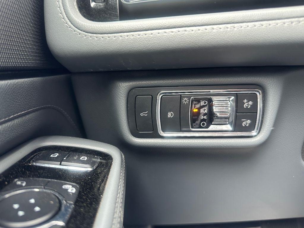 Lincoln Aviator  2020