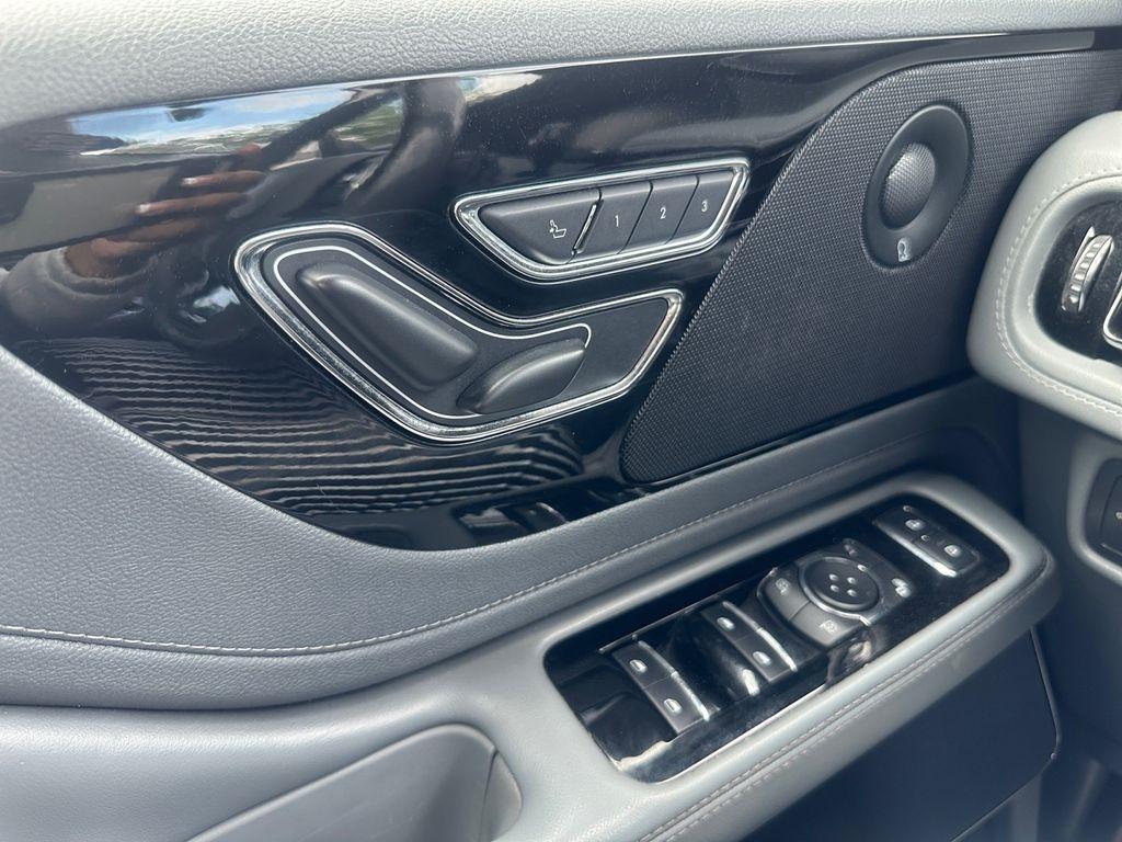 Lincoln Aviator  2020