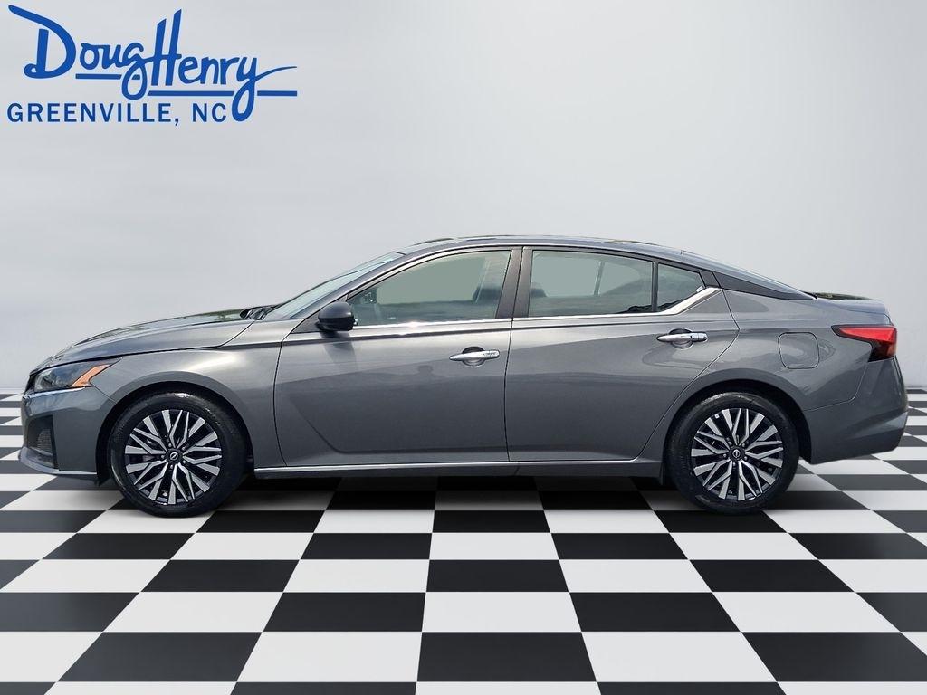 Nissan Altima  2025