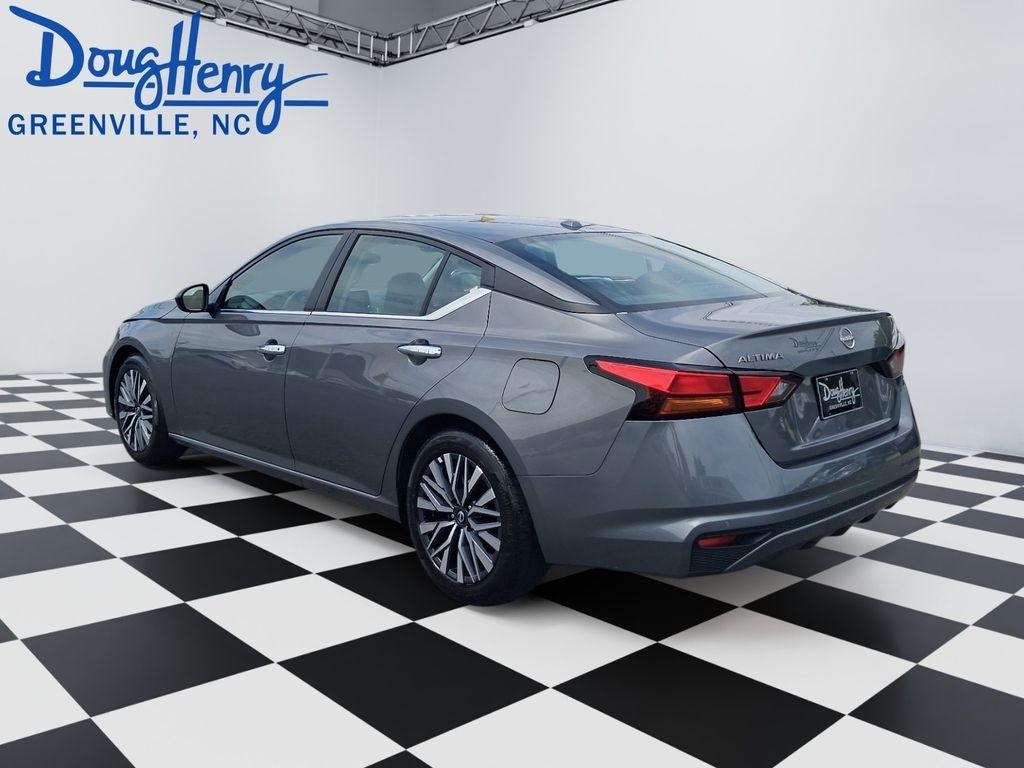 Nissan Altima  2025