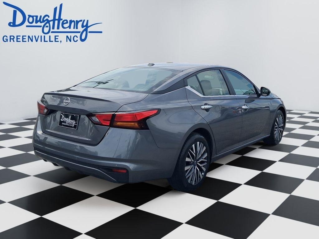 Nissan Altima  2025