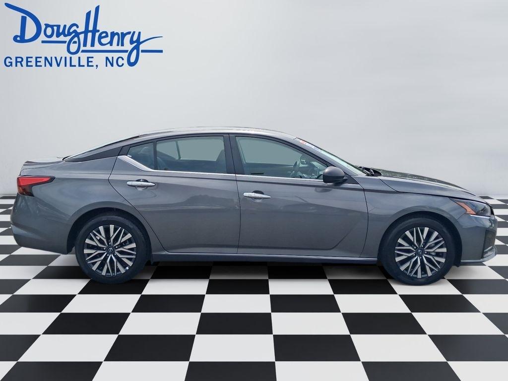 Nissan Altima  2025