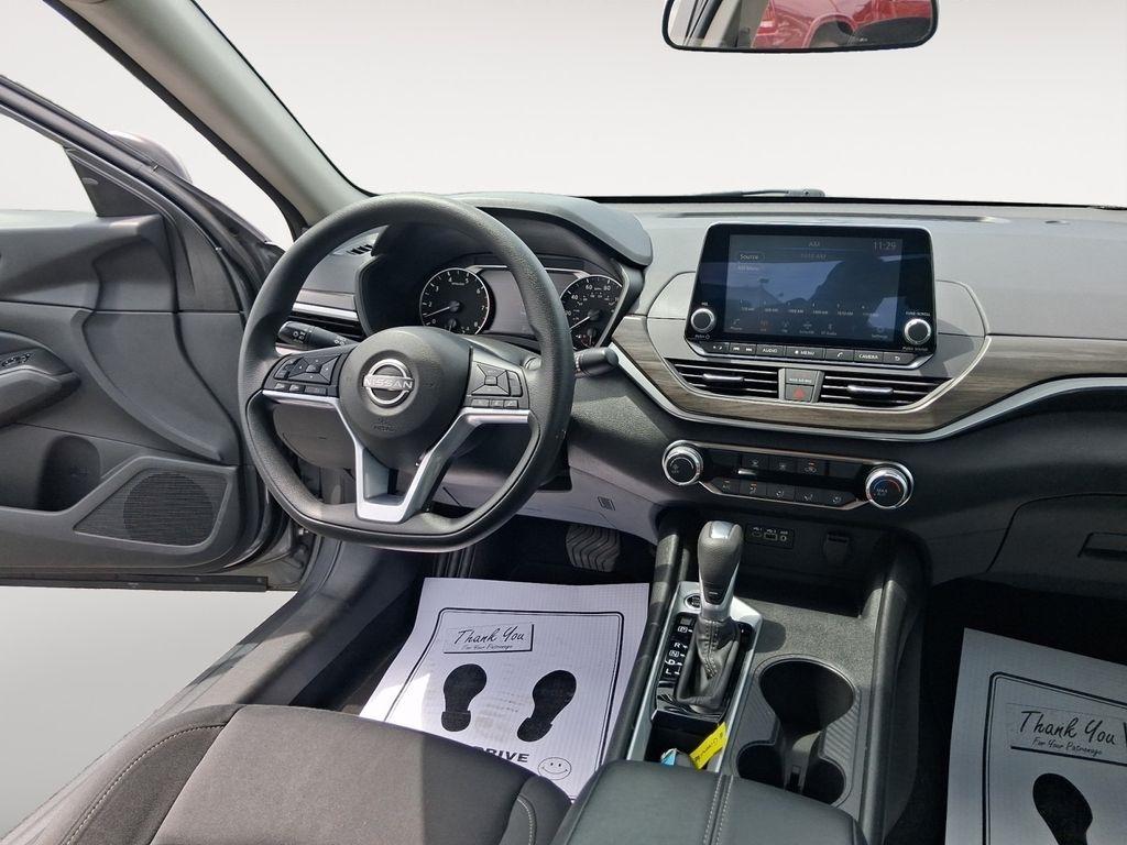 Nissan Altima  2025