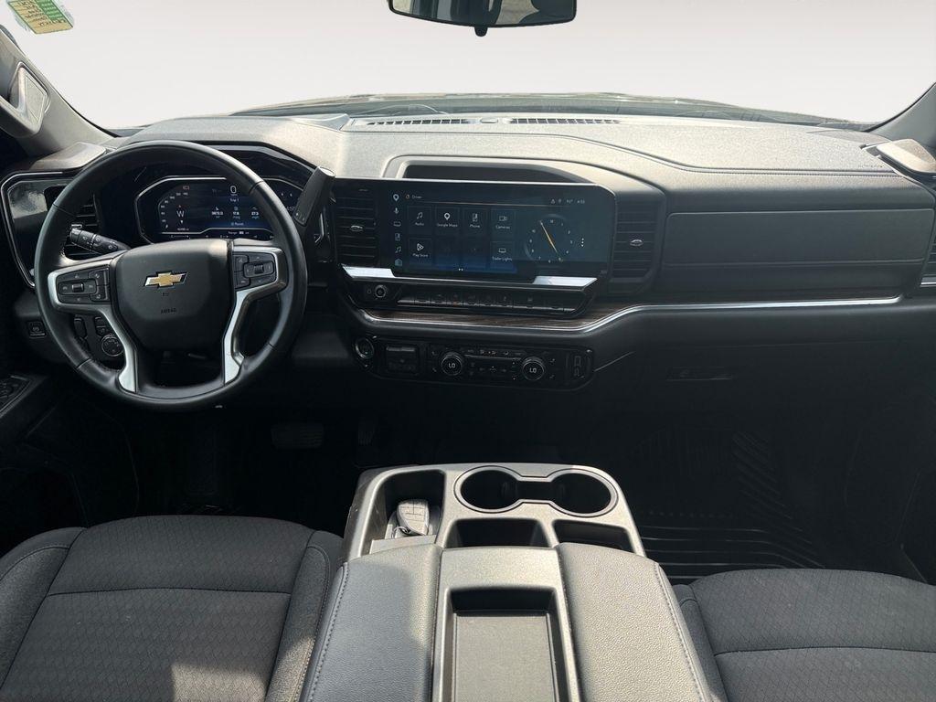 Chevrolet Silverado 1500  2025