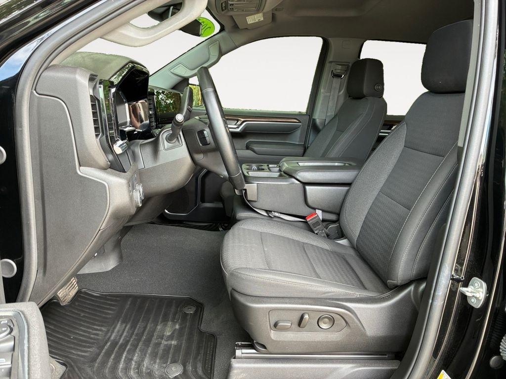 Chevrolet Silverado 1500  2025